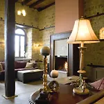 Varosi 4 Seasons Hotel