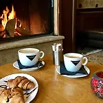 Hotel Varosi 4 Seasons