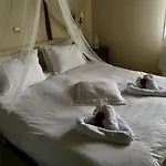 Varosi 4 Seasons Hotel 3*
