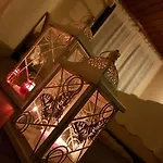Varosi 4 Seasons Hotel