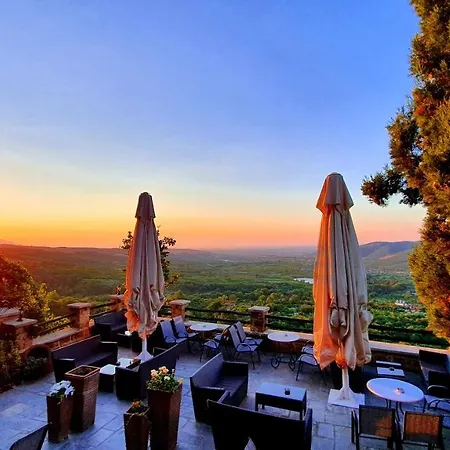 Varosi 4 Seasons Edessa