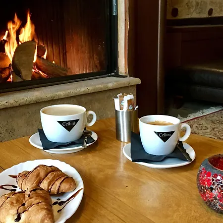 Hotel Varosi 4 Seasons