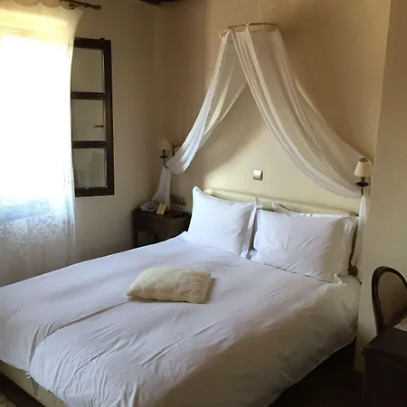 Varosi 4 Seasons Otel 3*
