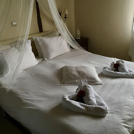 Varosi 4 Seasons Hotel 3*