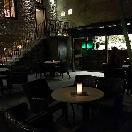 Otel Varosi 4 Seasons Vodina