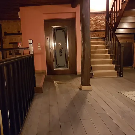 Varosi 4 Seasons Edessa