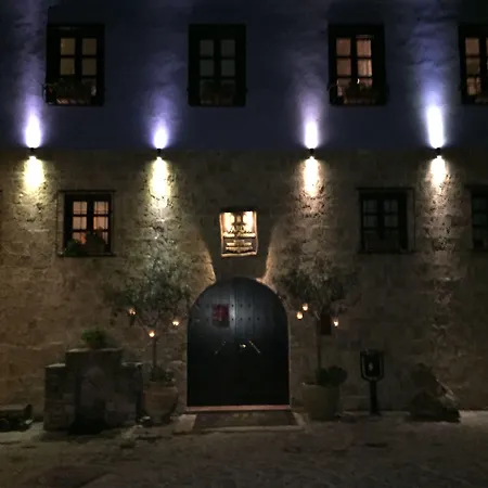 Otel Varosi 4 Seasons