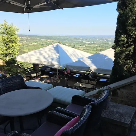 Otel Varosi 4 Seasons Vodina
