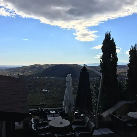Hotel Varosi 4 Seasons 3*