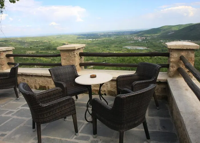 Varosi 4 Seasons Hotel 3*