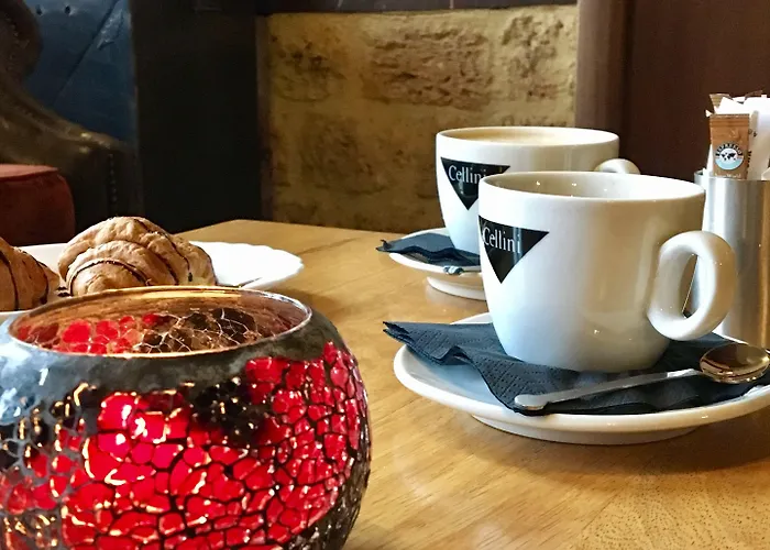 Varosi 4 Seasons ホテル