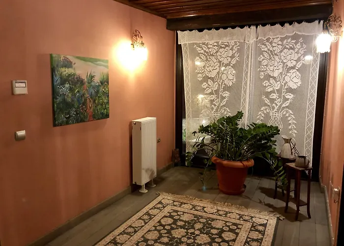 Varosi 4 Seasons Hotel 3*