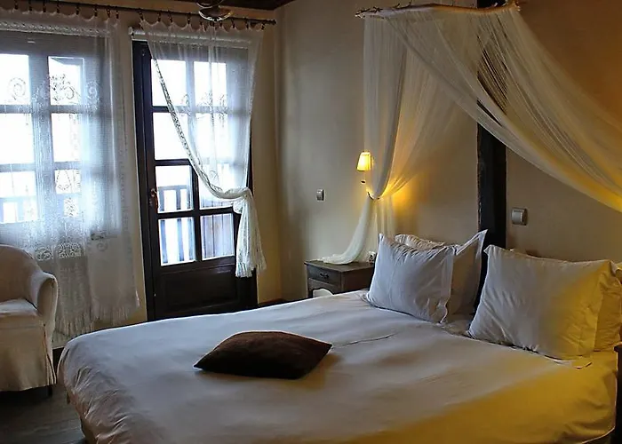 Varosi 4 Seasons エデッサ