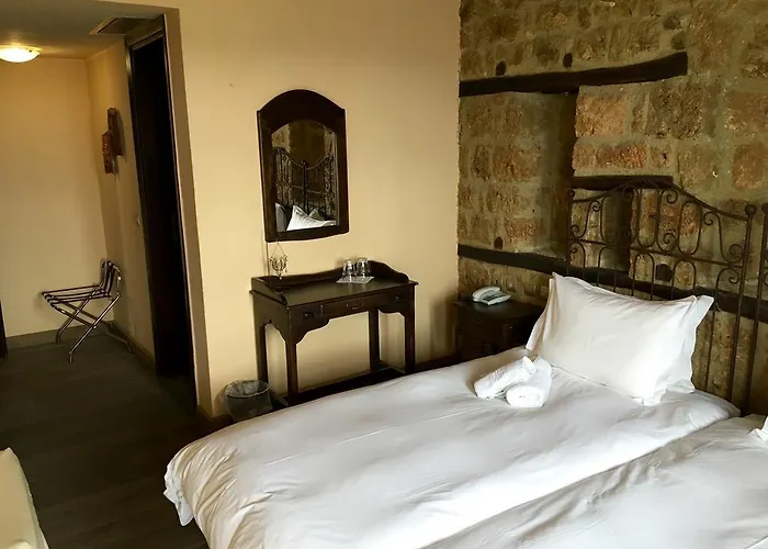 Hotel Varosi 4 Seasons 3*