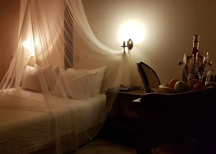 Varosi 4 Seasons Hotel 3*