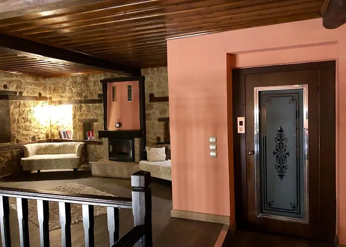 Hotel Varosi 4 Seasons